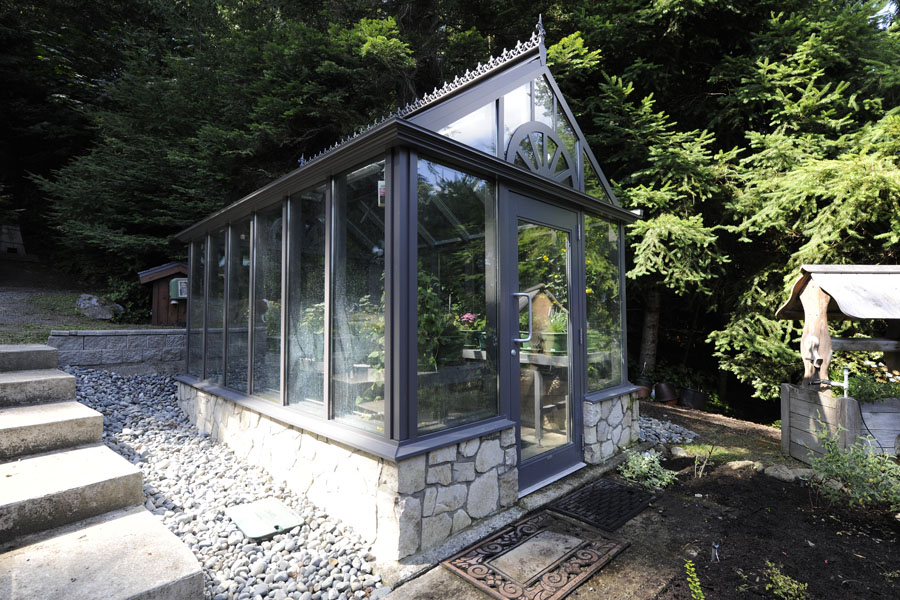 small estate greenhouse